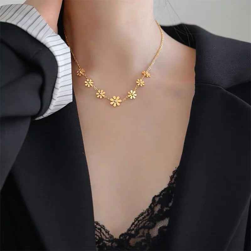 Solara Chrysanthemum Necklace - Elegant Floral Jewelry for Every Occasion