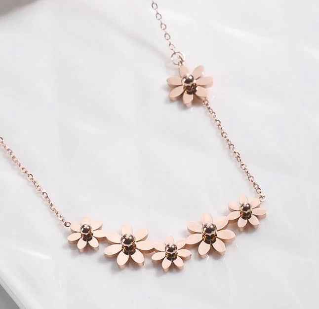 Solara Chrysanthemum Necklace - Elegant Floral Jewelry for Every Occasion