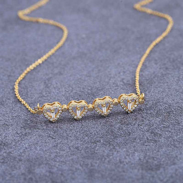 Serena Clover Necklace - Elegance Meets Nature-Inspired Design