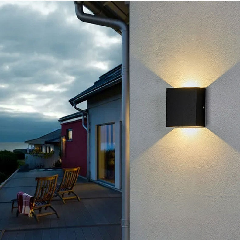 Durable aluminum LED wall lamp for both indoor and outdoor spaces.